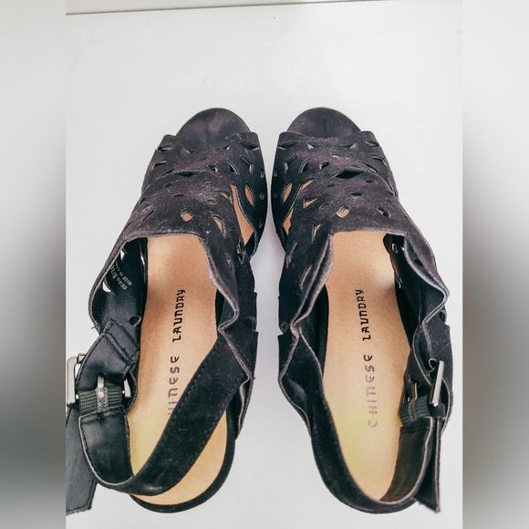 Chinese Laundry open toed wedge - Picture 4 of 6